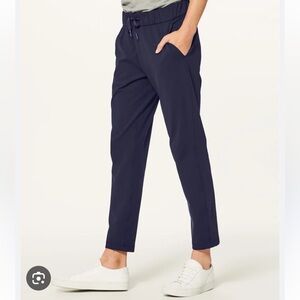 Lululemon on the fly pants in navy woven material